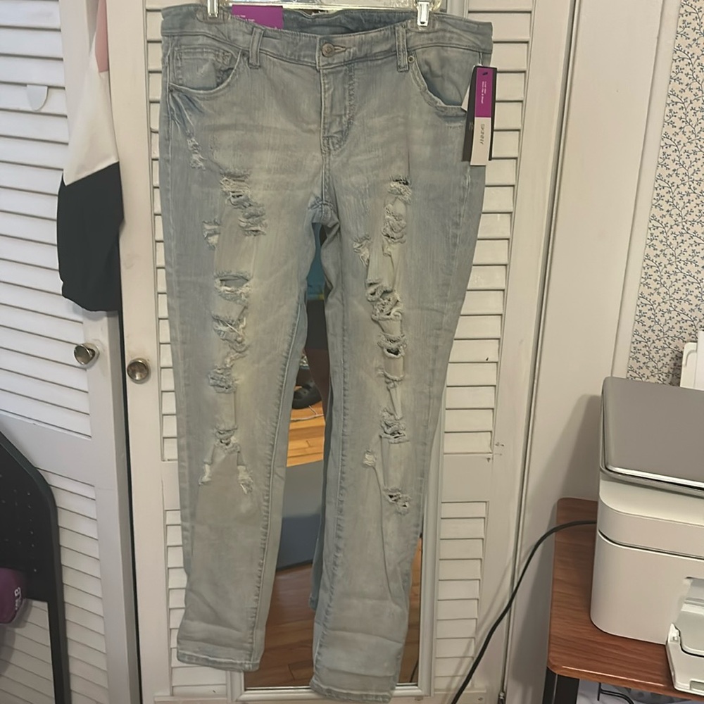 Mossimo skinny jeans size 10 distressed low rise
